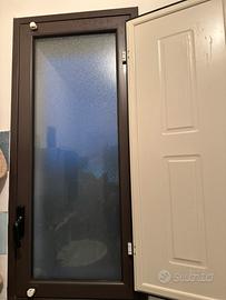 Porte i alluminio come nuove