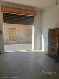 Ampio locale ad esclusivo uso deposito