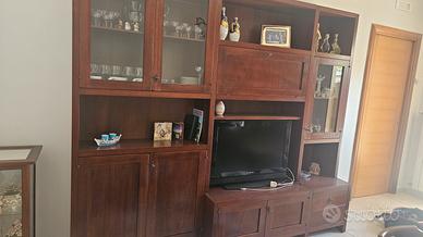 Parete attrezzata in arte povera 