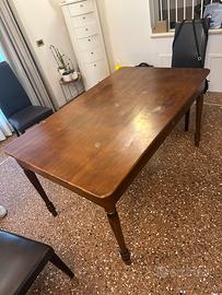 Tavolo sala da pranzo in legno