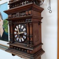 antico orologio a cucù