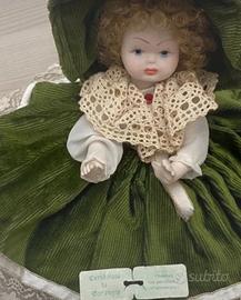 Bambola porcellana Capodimonte abito in velluto