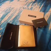 portapassaporto in pelle dorata Dolce e Gabbana nu