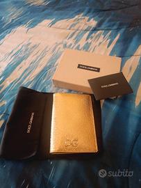 portapassaporto in pelle dorata Dolce e Gabbana nu