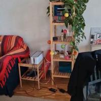 Tavolino e scaffale legno ikea