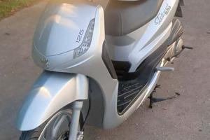 Peugeot Tweet 125 - Solo 800 km -Come nuovo