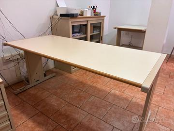 MOBILI PER UFFICIO E POLTRONA DIREZIONALE
