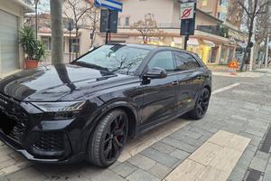 AUDI RSQ8