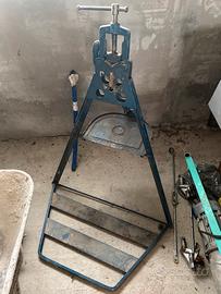 Trepiedi per idraulico