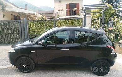 Lancia Y del 2012