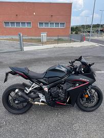 HONDA CBR 650 R