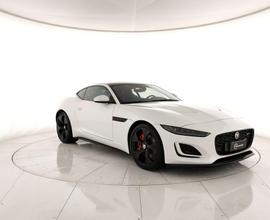 Jaguar F-Type Coupe 2.0 P300 R-Dynamic Black rwd a