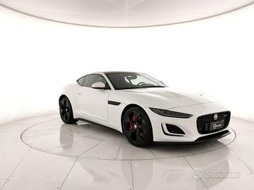 Jaguar F-Type Coupe 2.0 P300 R-Dynamic Black rwd a