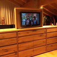 credenza con alzata tv in rovere vecchio ante cass