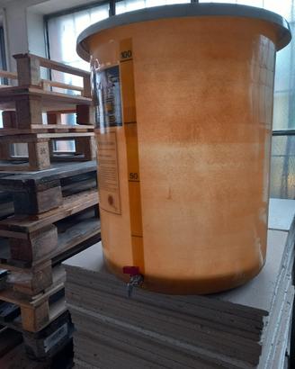 Decantatore vino  in resina