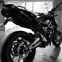 Aprilia Dorsoduro 750