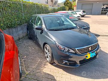 Peugeot 308 BlueHDi 130 S&S Business