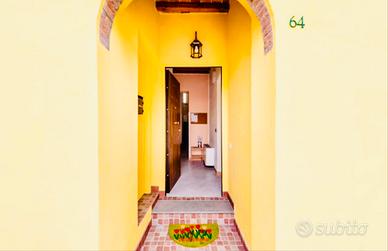 Ampia stanza matrimoniale ad uso singola con bagno