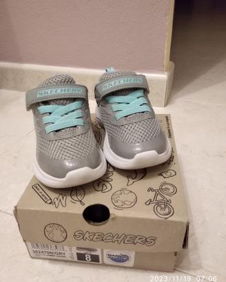 Scarpine bimba skechers numero 24