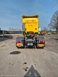 Trattore uso speciale per soccorso stradale