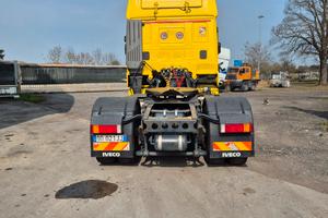 Trattore uso speciale per soccorso stradale