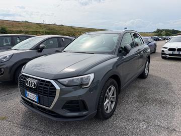 AUDI Q3 35 TDI S tronic Business