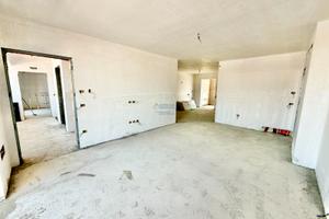 Appartamenti 4 vani di 100mq con terrazzo