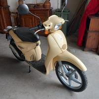 Aprilia Scarabeo 50 – Colore beige