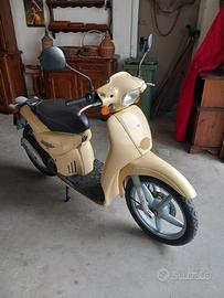 Aprilia Scarabeo 50 – Colore beige