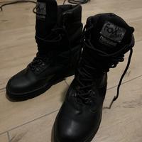 Stivali militari taglia 42 (size 8)