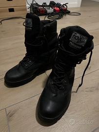 Stivali militari taglia 42 (size 8)