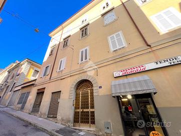 2 LOCALI A TRIESTE