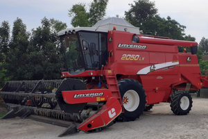 Mietitrebbia laverda 2050lx