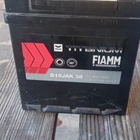 batteria auto 38ah. 300A