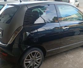 Lancia Ypsilon 1.3 MJT 90 CV DPF Sport MomoDesign