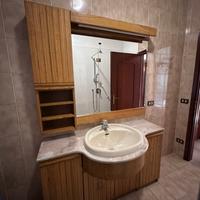 Mobile bagno completo in legno con piano in marmo