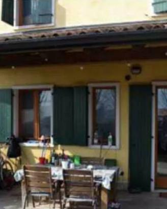 Villetta a schiera di 202 m² con 5 locali e box au