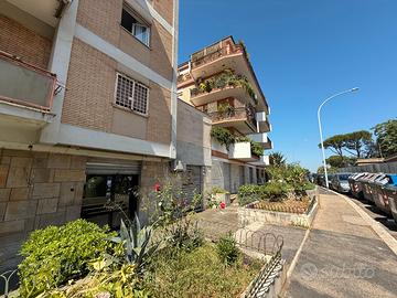 Balduina - negozio con due vetrine