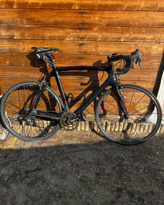 Bicicletta da corsa in carbonio pinarello