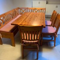 Tavolo con panca e 3 sedie in legno