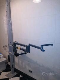 Sollevatore gruetta colonna a muro per disabili