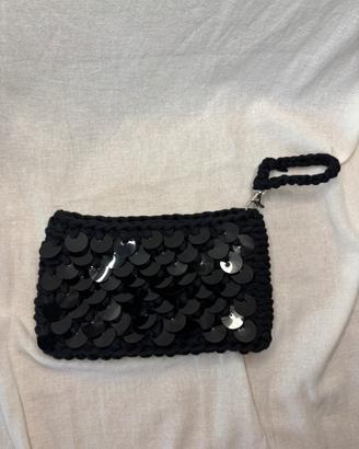 Pochette nera con paillettes nere uncinetto