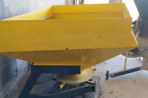 Spandiconcime idraulico