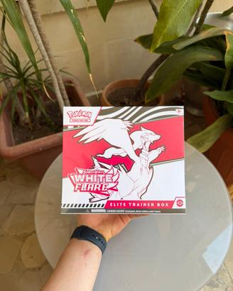 Pokémon White Flare Elite Trainer Box ENG