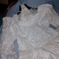 Abito da sposa in pizzo e raso