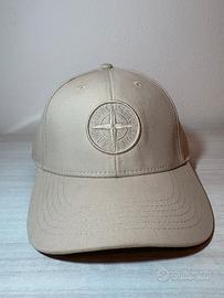 Cappello stone island