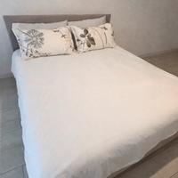 Letto matrimoniale con box contenitore