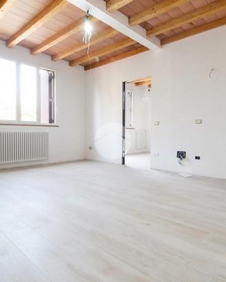3 LOCALI A MONTECHIARUGOLO