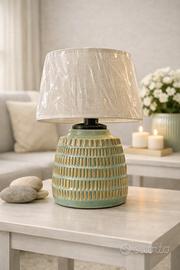 Lampada da tavolo in ceramica verde e oro