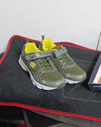 scarpe nuove champion 37